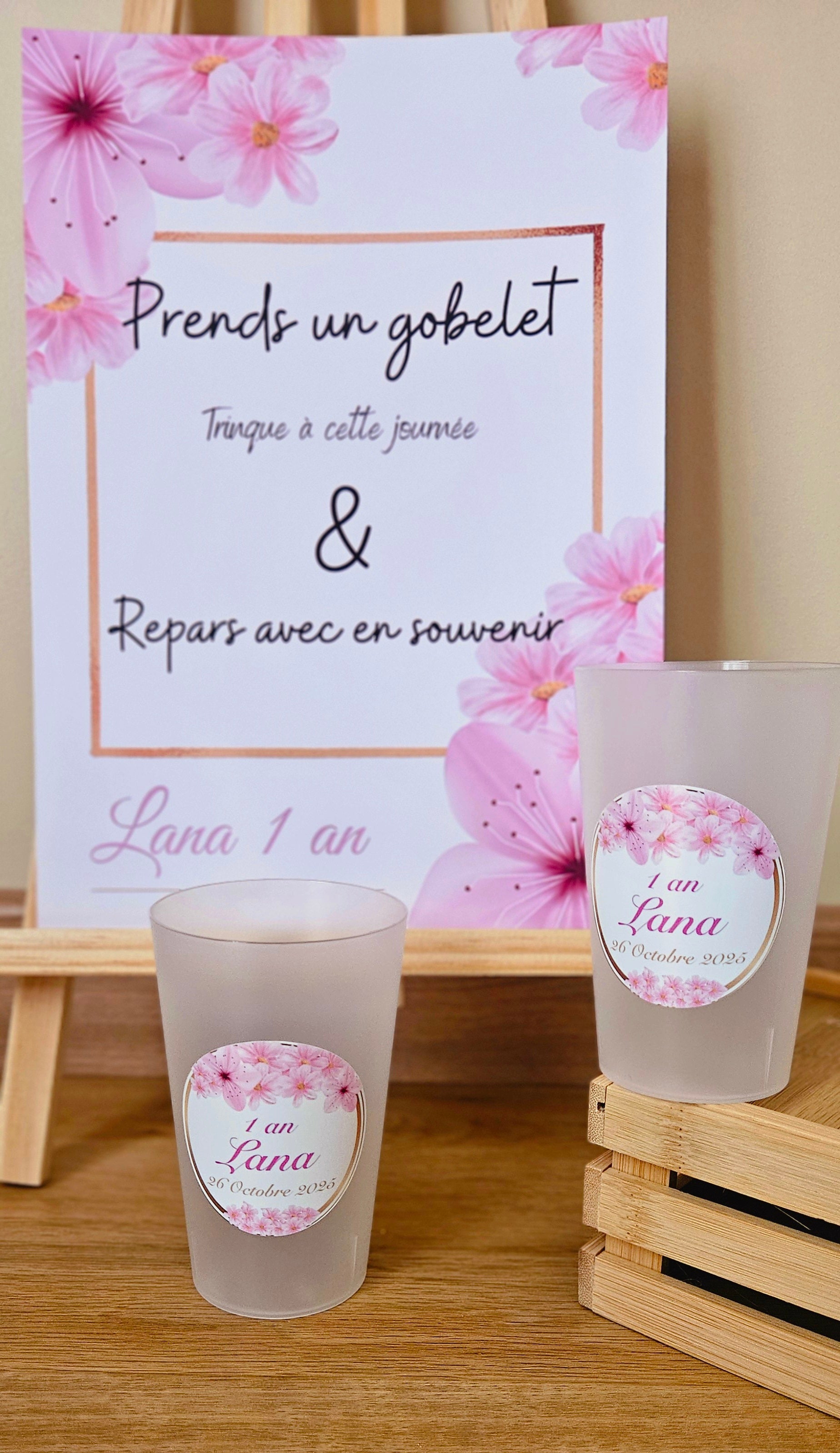 Gobelet anniversaire – Fleurs roses & doré tendre 🌸✨