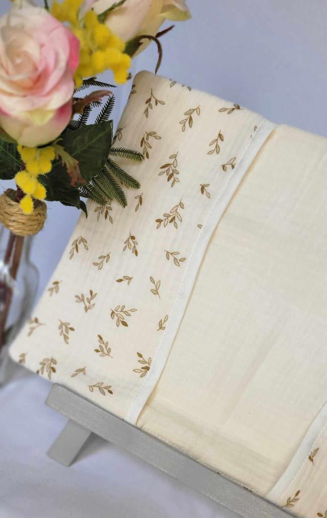 Protège carnet de santé "Petites feuilles"