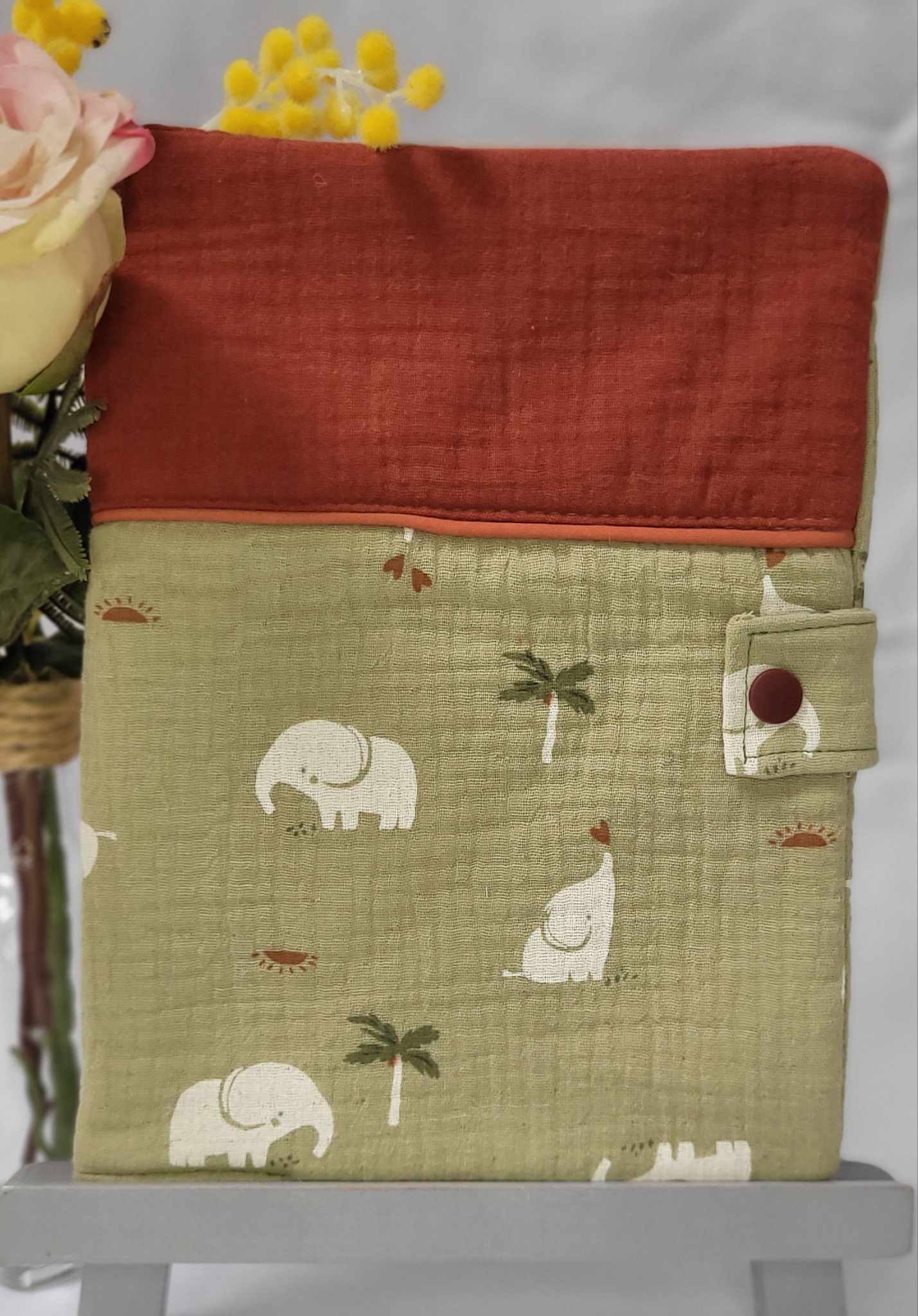 Protège carnet de santé "Éléphant"