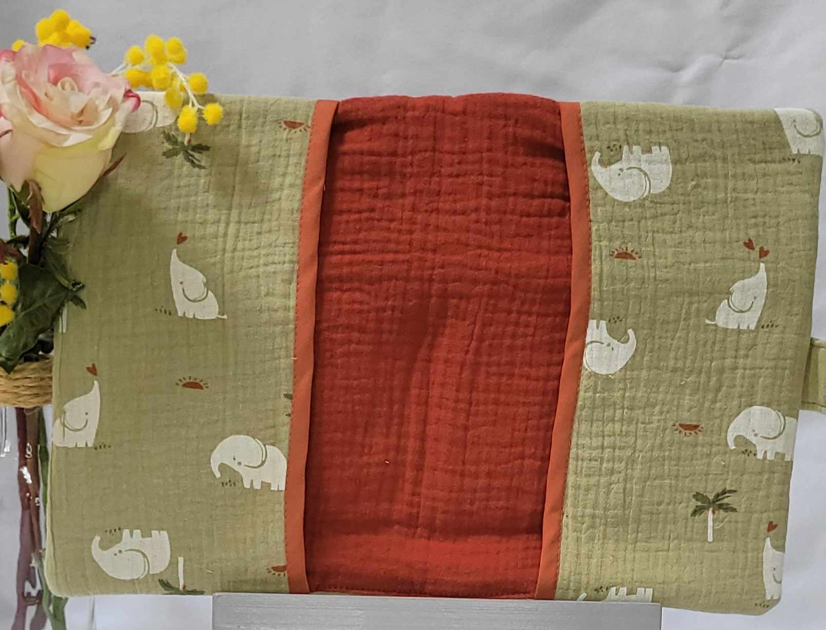 Protège carnet de santé "Éléphant"