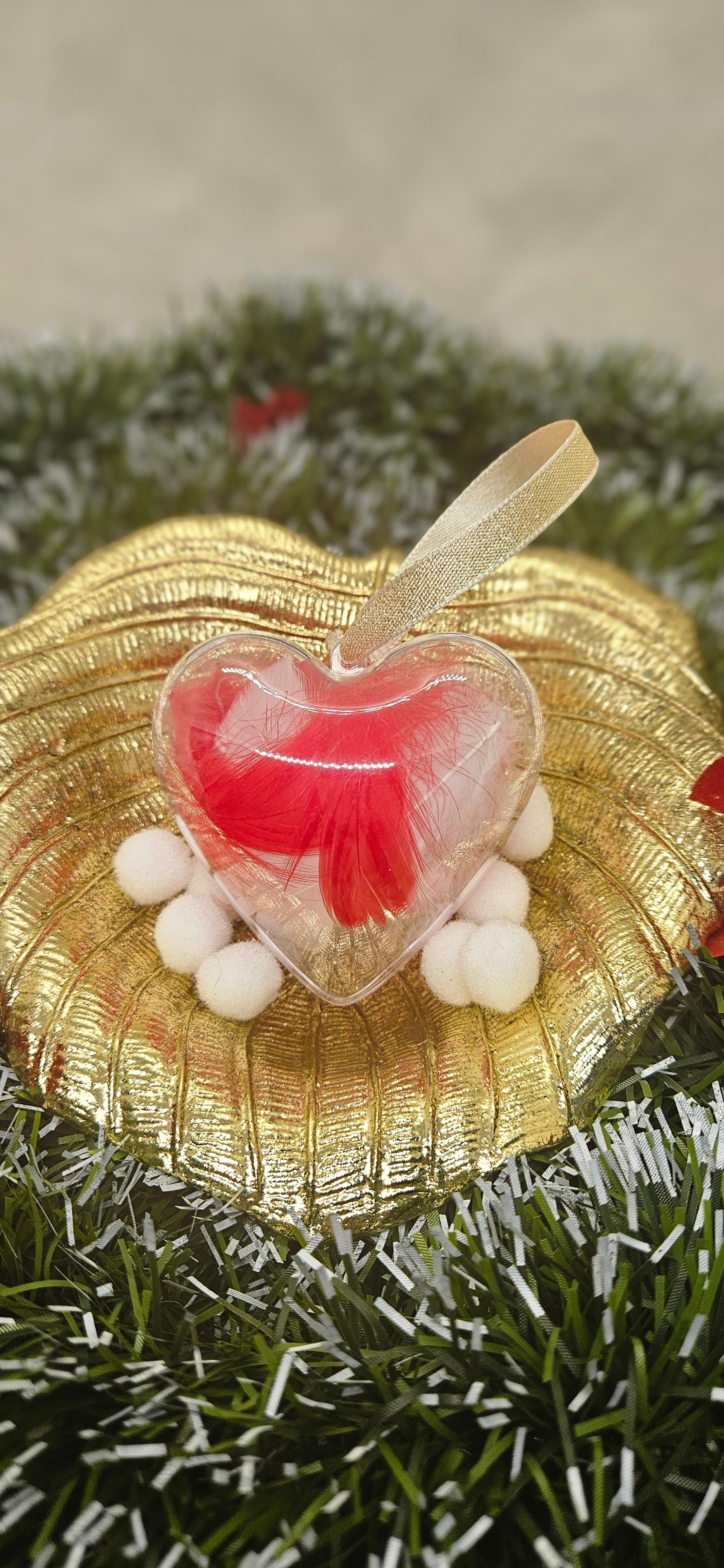 Boule coeur plume rouge
