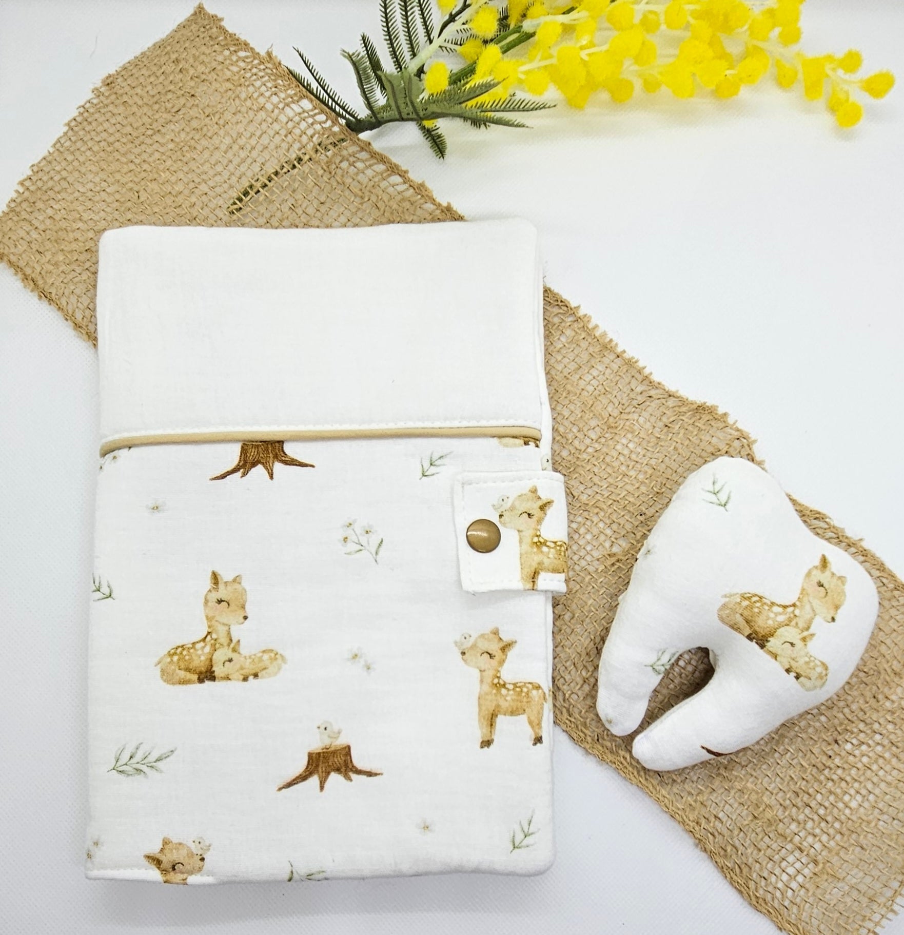 Protège carnet de santé "Biche"