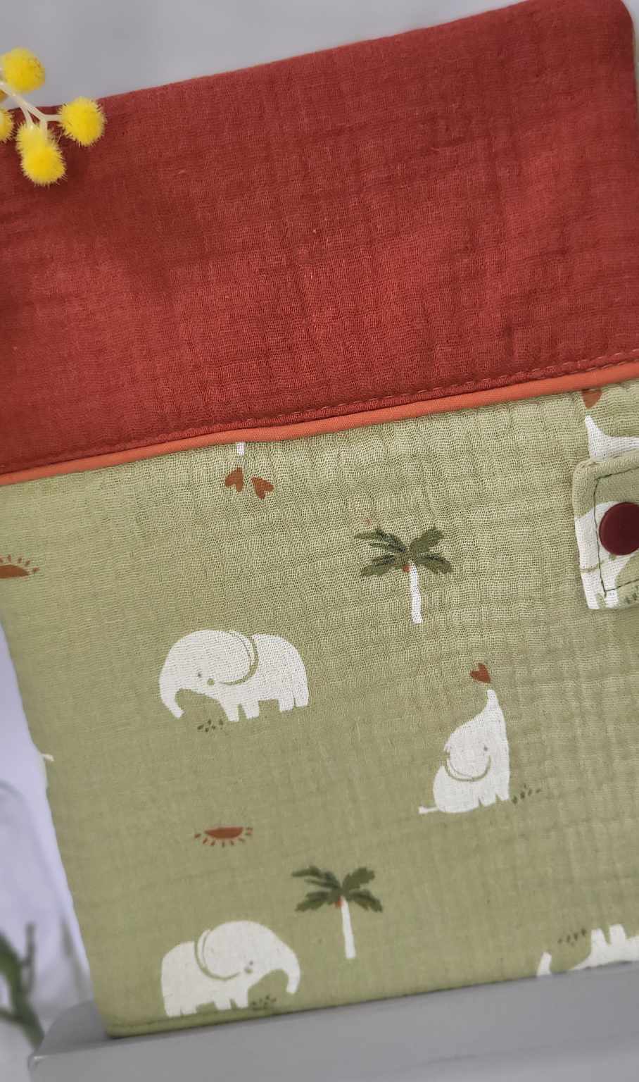 Protège carnet de santé "Éléphant"