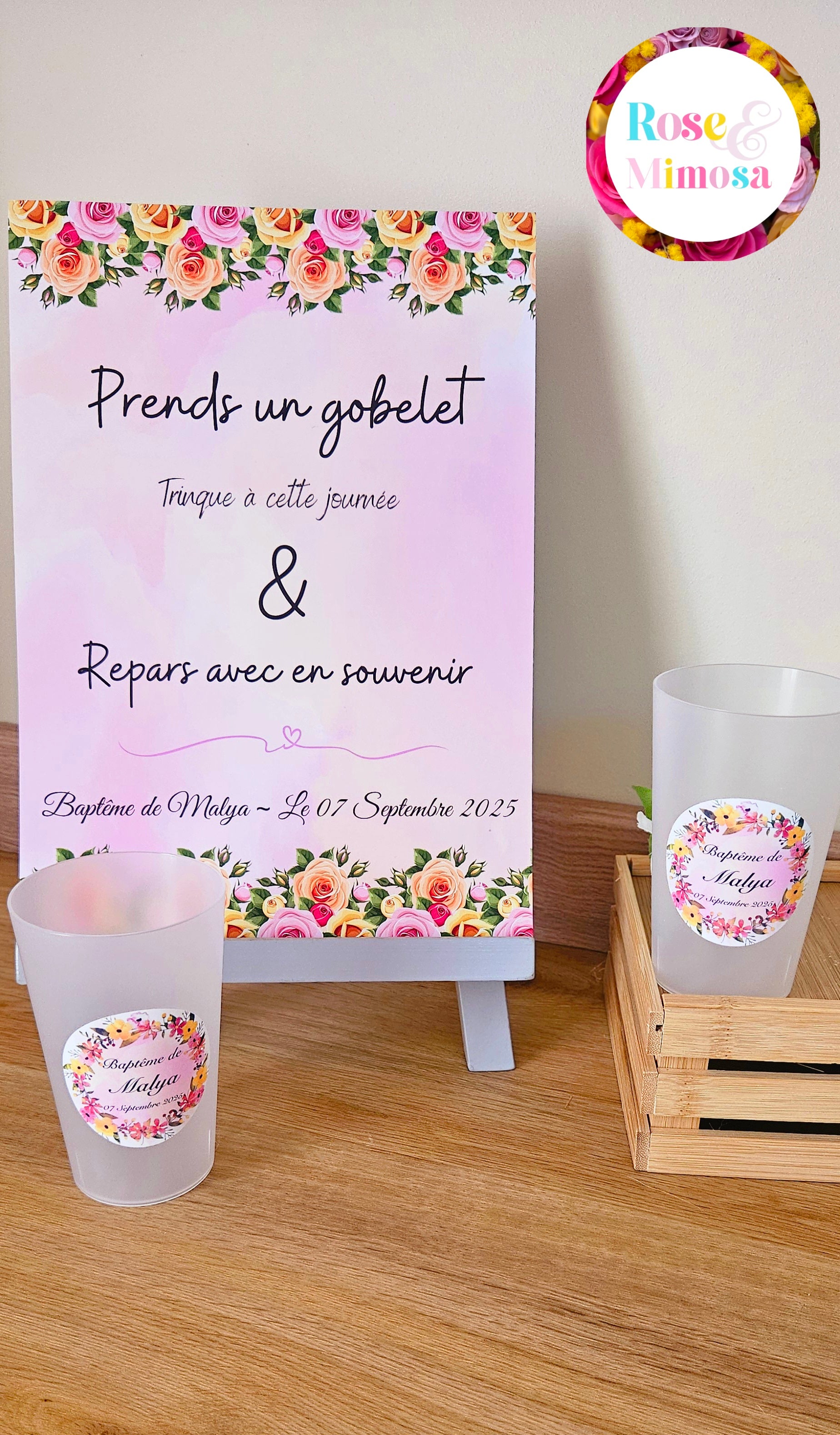 Gobelet Baptême Personnalisé – Couronne de Fleurs Vives (25 cl)