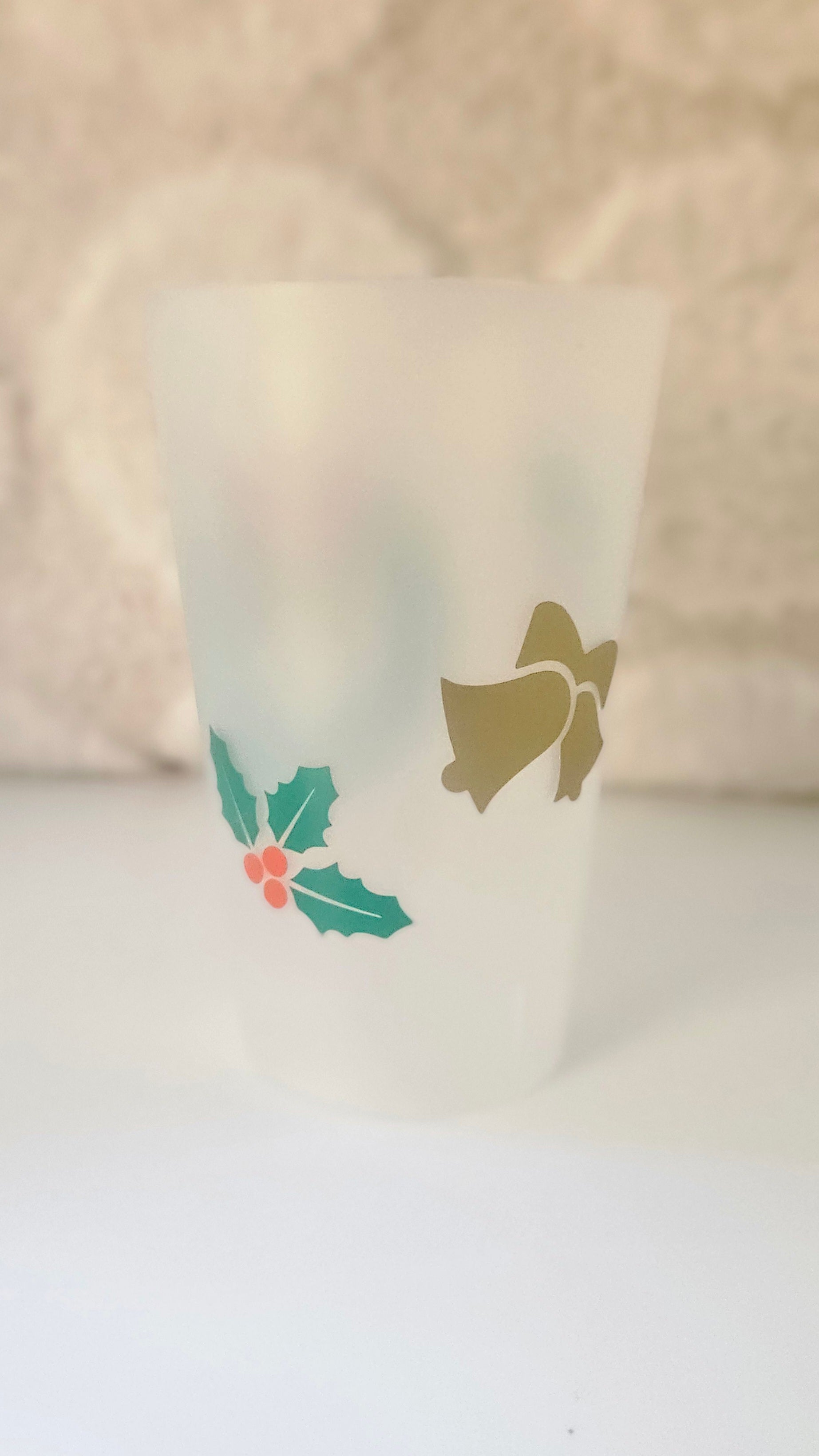 🔔 Gobelet “Couronne festive” – La touche de douceur du réveillon 🎀